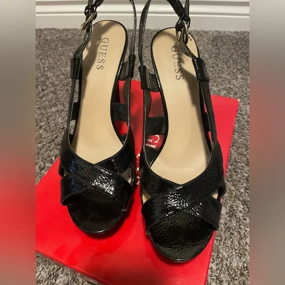 GUESS heels - Picture 2 of 4